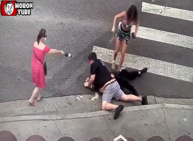 Video :Double karma for him when he fights and steals from a patron of a restaurant!